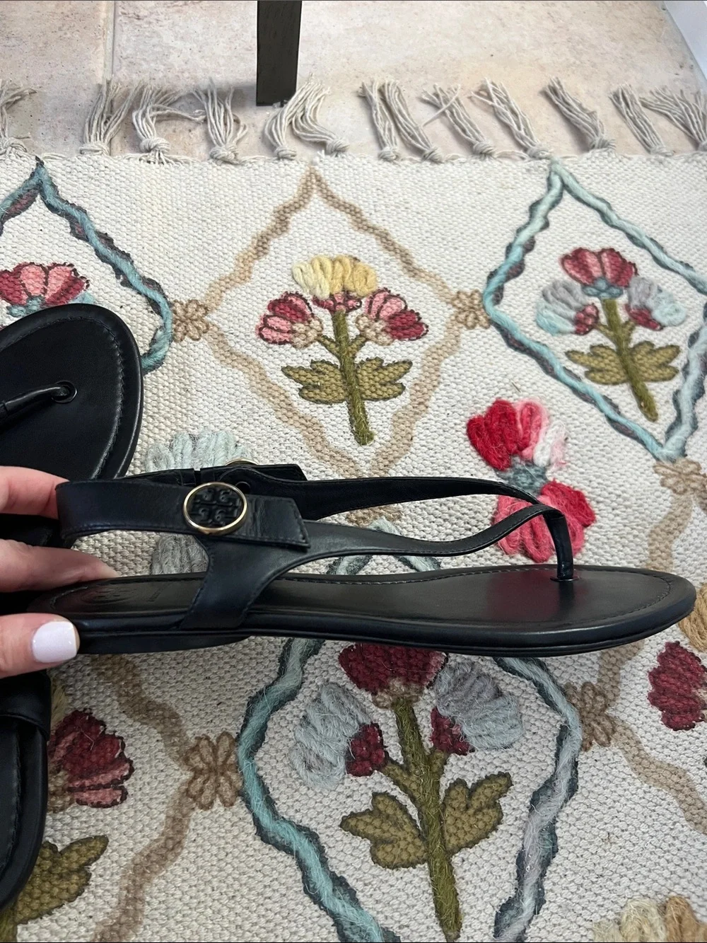 Tory Burch Black Leather Logo Medallion Thong Sandals Size 9